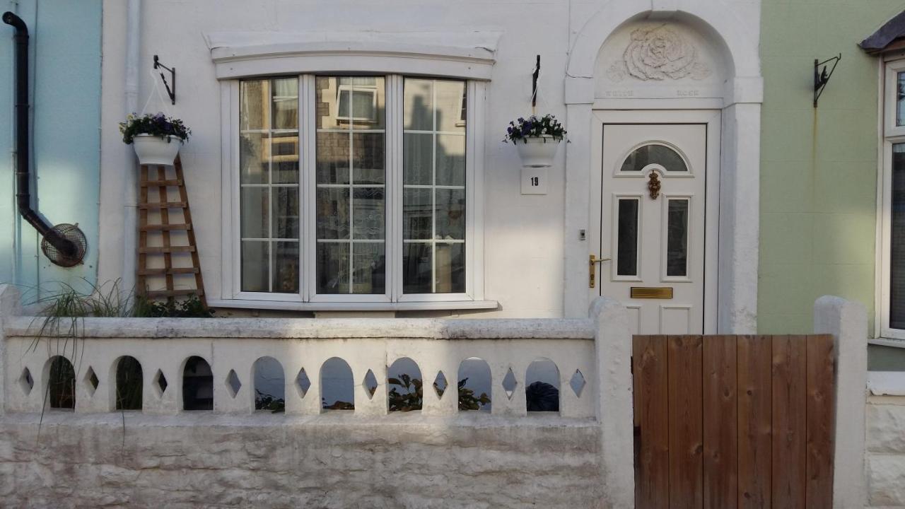 White Rose Cottage เวสตัน-ซูเปอร์-แมร์ ภายนอก รูปภาพ